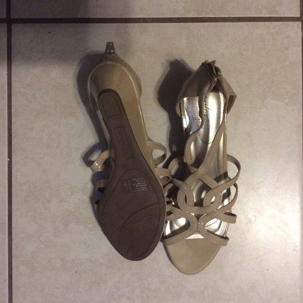 Shoes - Picture 2 of 2